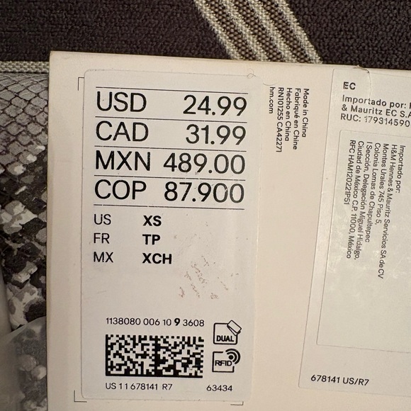 NWT H&M White Snakeskin Coated Leggings Size XS - Picture 9 of 12